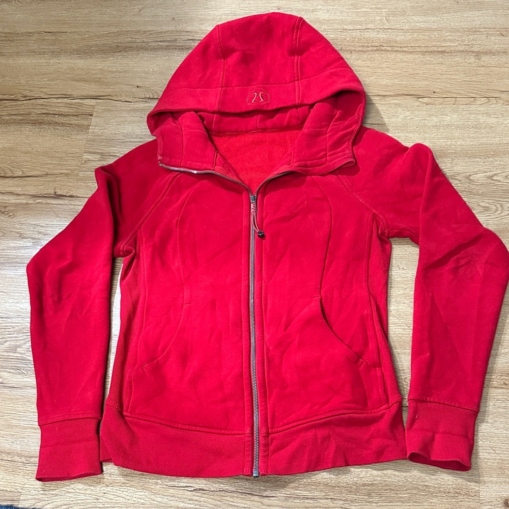 Lululemon scuba size 6